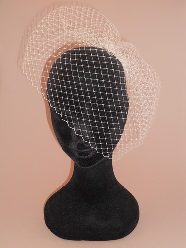Birdcage veil plain comb - on,